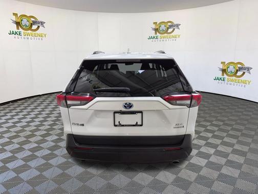 Ice 2024 Toyota RAV4 Hybrid XLE