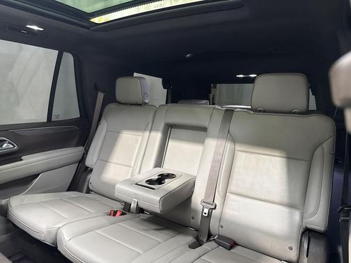 Pearl Beige Metallic 2021 GMC Yukon SLT