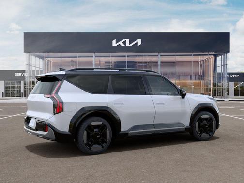 Glacial White Pearl/Ebony Black Roof 2026 Kia EV9 GT-Line