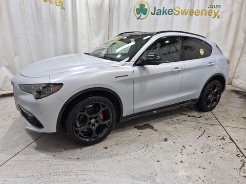 Moonlight Gray Matte 2024 Alfa Romeo Stelvio Ti