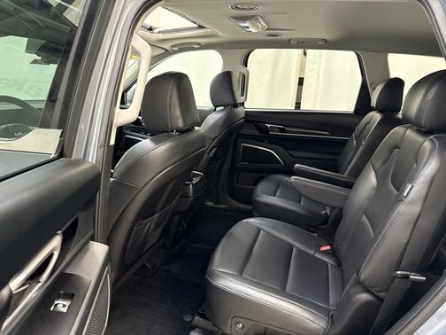 Everlasting Silver 2025 Kia Telluride S