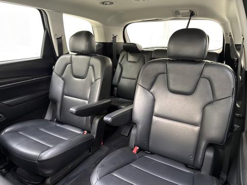 Everlasting Silver 2025 Kia Telluride S