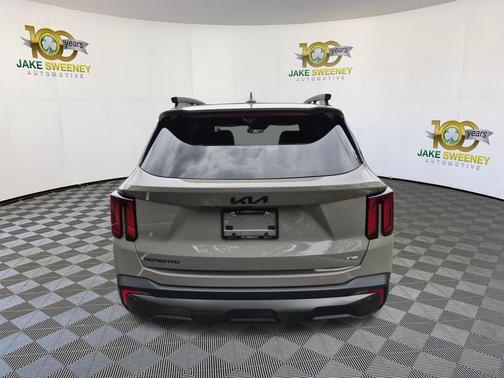 Road Rider Brown 2025 Kia Sorento SX