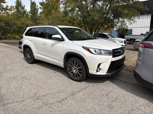 Blizzard Pearl 2017 Toyota Highlander SE