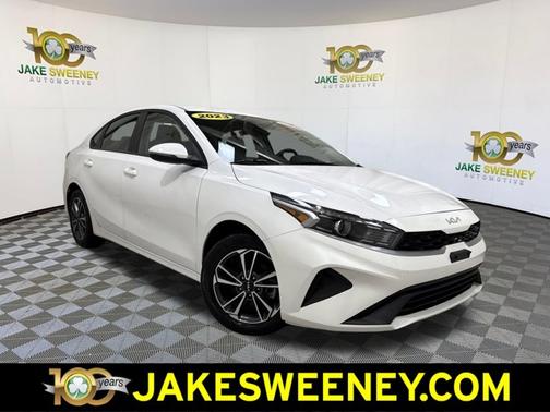 Snow White Pearl 2023 Kia Forte LXS