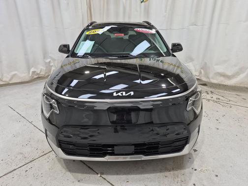 Aurora Black 2024 Kia Niro EV Wind