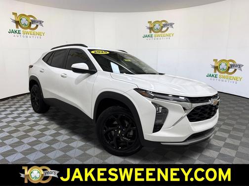 Summit White 2025 Chevrolet Trax LT