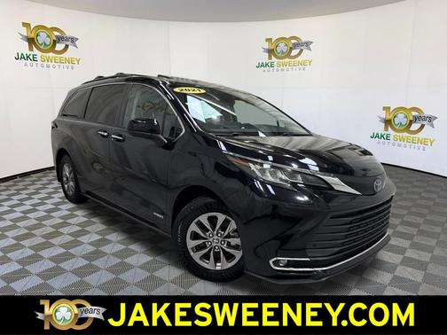 Midnight Black Metallic 2021 Toyota Sienna XLE 7 Passenger