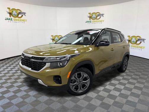 Valais Green/Black Roof 2024 Kia Seltos S