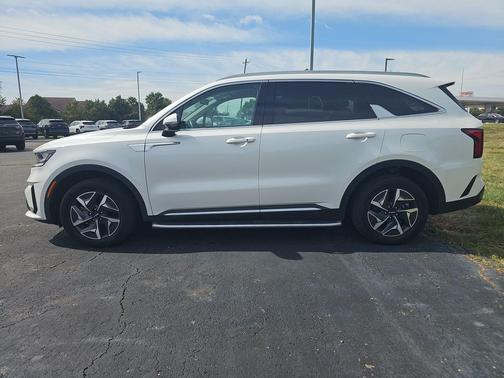 Snow White Pearl 2023 Kia Sorento Hybrid EX