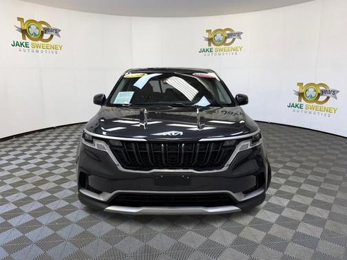 2024 Kia Carnival LX