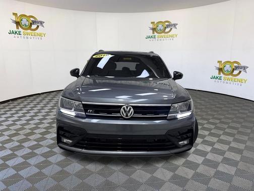 Platinum Gray Metallic 2019 Volkswagen Tiguan 2.0T SEL R-Line