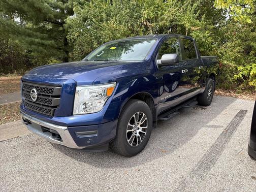 Deep Blue Pearl Metallic 2021 Nissan Titan SV