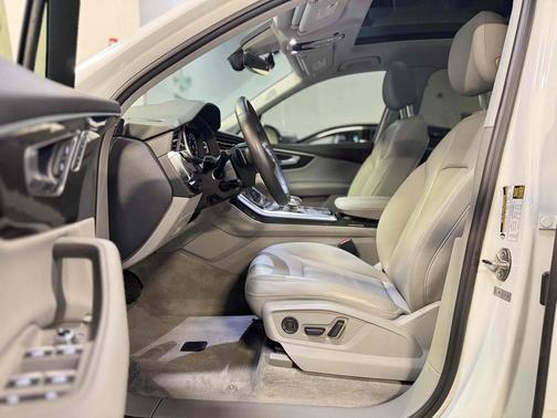 2021 Audi Q7 55 Premium Plus