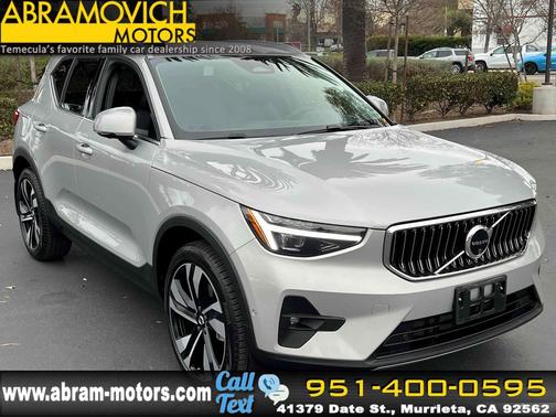 2025 Volvo XC40 B5 Plus Bright Theme