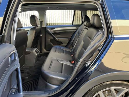 2017 Volkswagen Golf Alltrack TSI SE