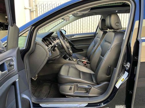 2017 Volkswagen Golf Alltrack TSI SE