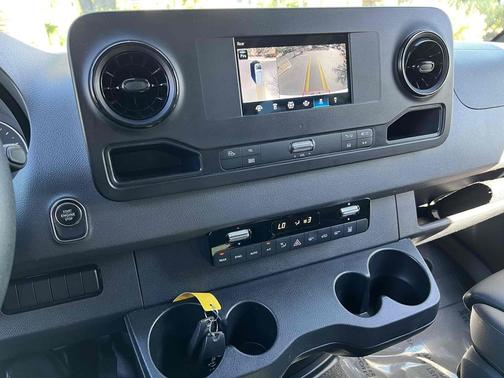 2024 Mercedes-Benz Sprinter 2500 Standard Roof