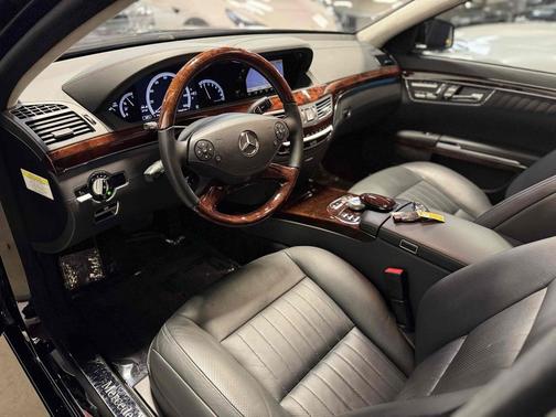 2010 Mercedes-Benz S-Class Sedan