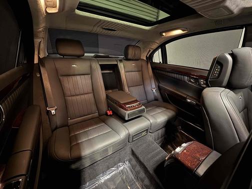 2010 Mercedes-Benz S-Class Sedan