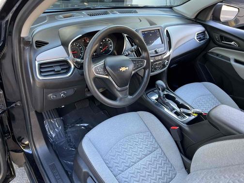 Mosaic Black Metallic 2023 Chevrolet Equinox LS