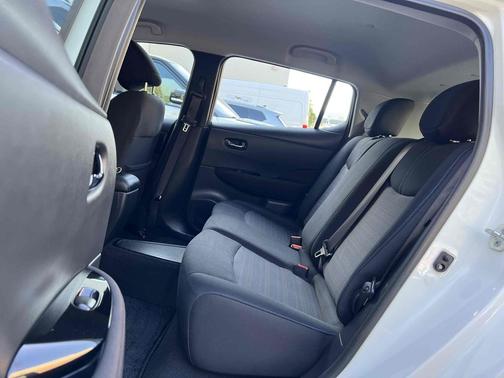 Pearl White Tricoat 2019 Nissan Leaf SV PLUS