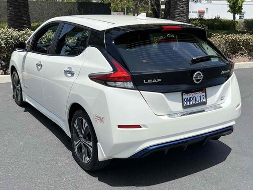 Pearl White Tricoat 2019 Nissan Leaf SV PLUS