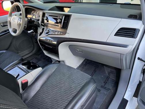 2012 Toyota Sienna LE