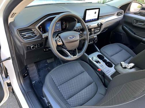 Oxford White 2024 Ford Escape Active
