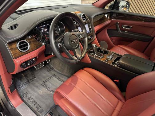 Cypress Metallic 2018 Bentley Bentayga W12 Signature