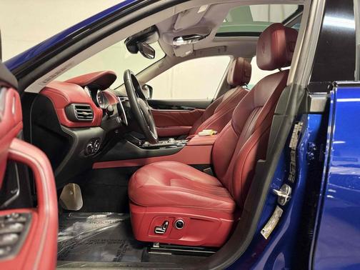 2021 Maserati Levante Base