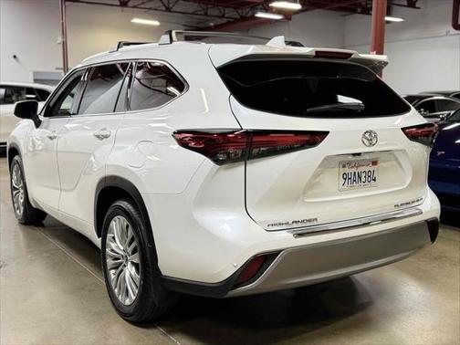 2023 Toyota Highlander Platinum