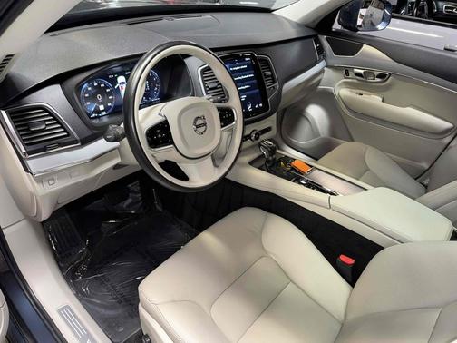 Denim Blue Metallic 2021 Volvo XC90 T5 Momentum