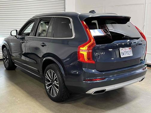 Denim Blue Metallic 2021 Volvo XC90 T5 Momentum