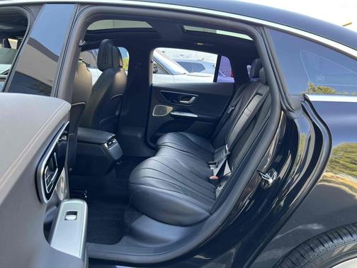 Obsidian Black Metallic 2023 Mercedes-Benz EQE 350+ Base