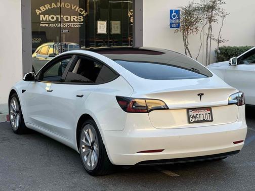 2022 Tesla Model 3 Standard Range
