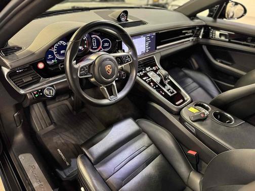 2020 Porsche Panamera 4