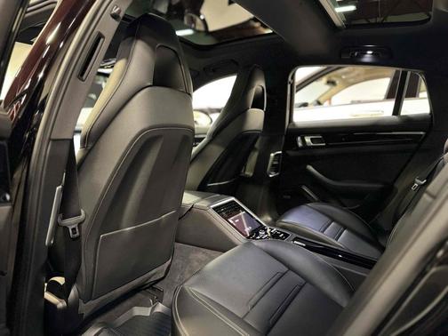 2020 Porsche Panamera 4