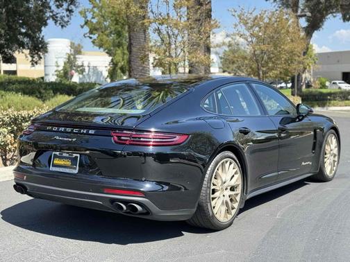 2020 Porsche Panamera 4