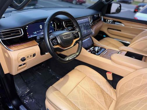 2023 Jeep Grand Wagoneer L Series III 4x4