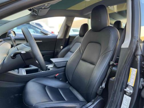 2022 Tesla Model 3 Standard Range
