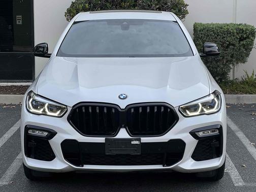 Mineral White Metallic 2021 BMW X6 xDrive40i