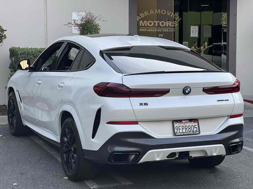 Mineral White Metallic 2021 BMW X6 xDrive40i