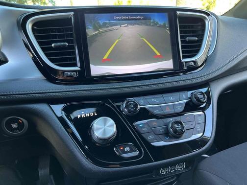 2021 Chrysler Pacifica Touring