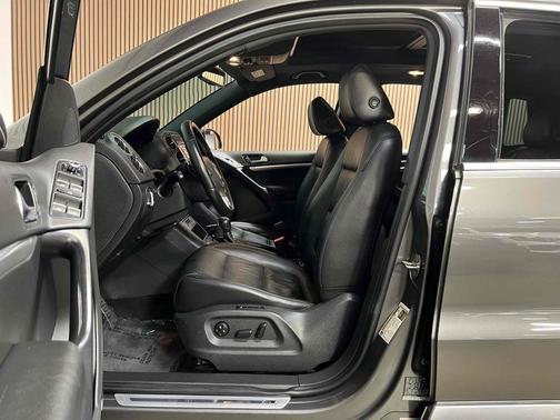 Pepper Gray Metallic 2014 Volkswagen Tiguan S