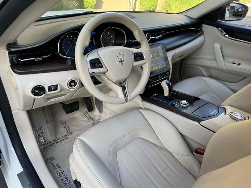 Bianco 2018 Maserati Quattroporte S