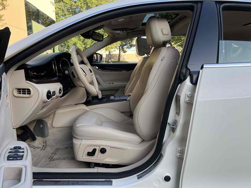 Bianco 2018 Maserati Quattroporte S