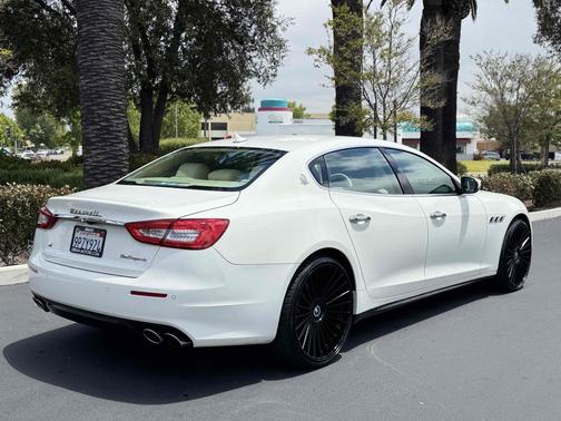 Bianco 2018 Maserati Quattroporte S