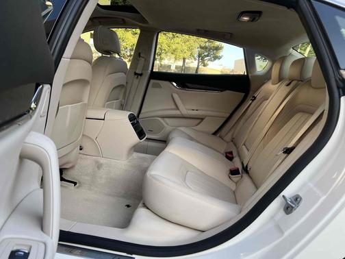 Bianco 2018 Maserati Quattroporte S