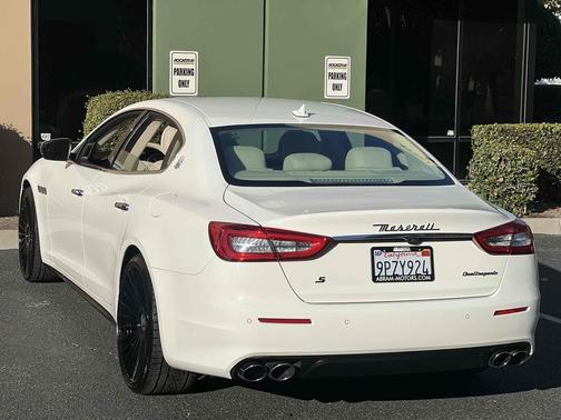 Bianco 2018 Maserati Quattroporte S